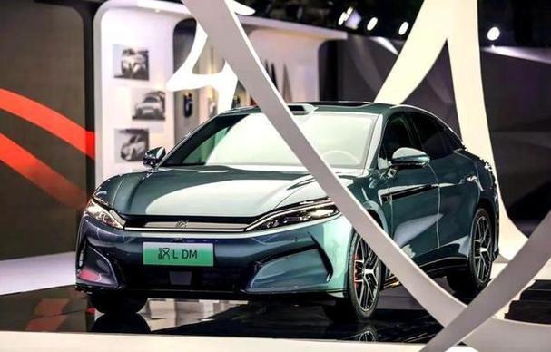 税务总局,工业和信息化部共同发布了2023年第10号公告,宣布新能源汽车